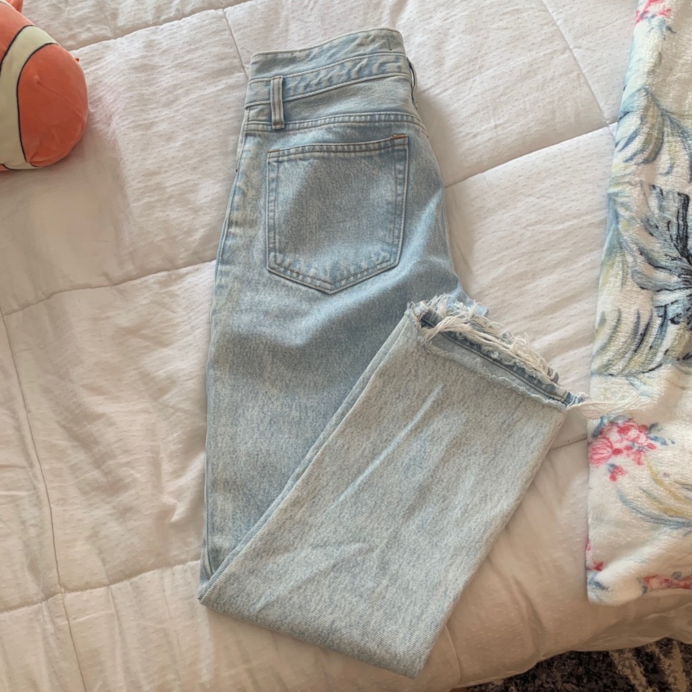 light wash mom jeans